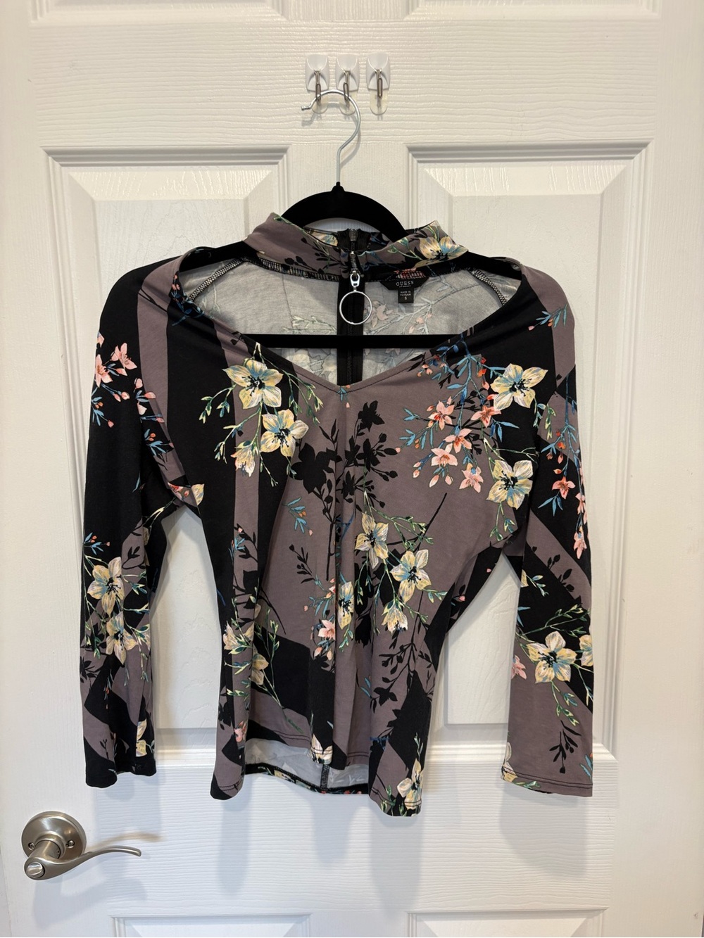 Guess Cute Floral Cutout Hoodie Top - Gray/Black #1210